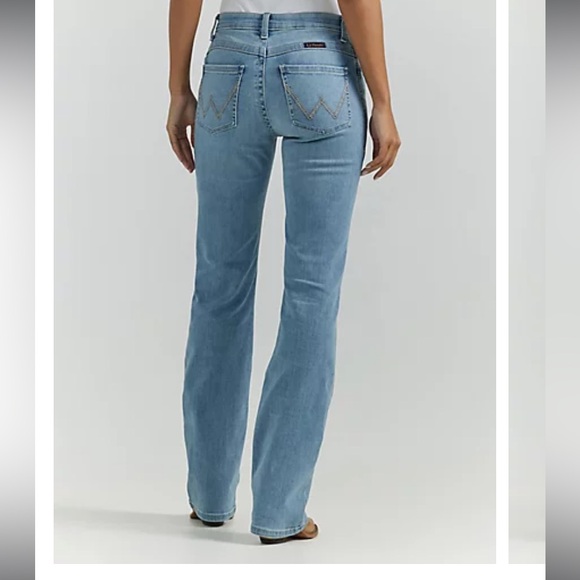 Wrangler Willow Ultimate Riding Jeans, Light Wash, Size 1x32 - Picture 4 of 15